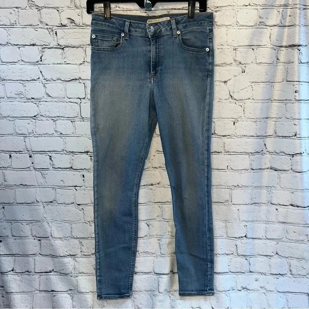 Asos Women’s Medium Wash Skinny Leg Denim‎ Jeans Size 30/28